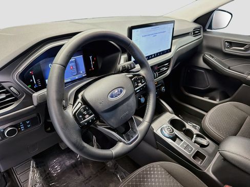 Used 2024 Ford Escape Active w/ Tech Pack #1 AWD/4WD image 7