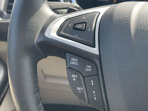 Used 2017 Ford Edge Titanium w/ Equipment Group 302A AWD/4WD image 23