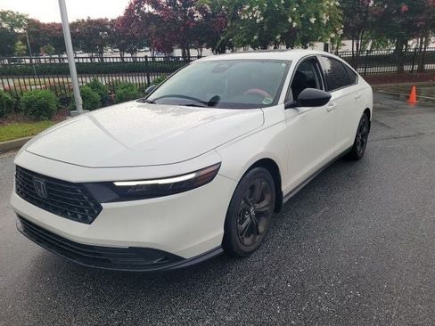 Used 2025 Honda Accord SE image 7