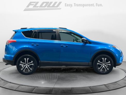 Used 2016 Toyota RAV4 LE AWD/4WD image 10
