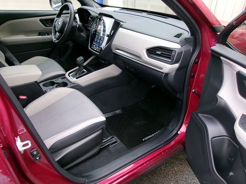 Used 2025 Subaru Forester Premium w/ Convenience Package #1 image 10