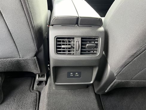 Certified 2022 Nissan Rogue SV image 25