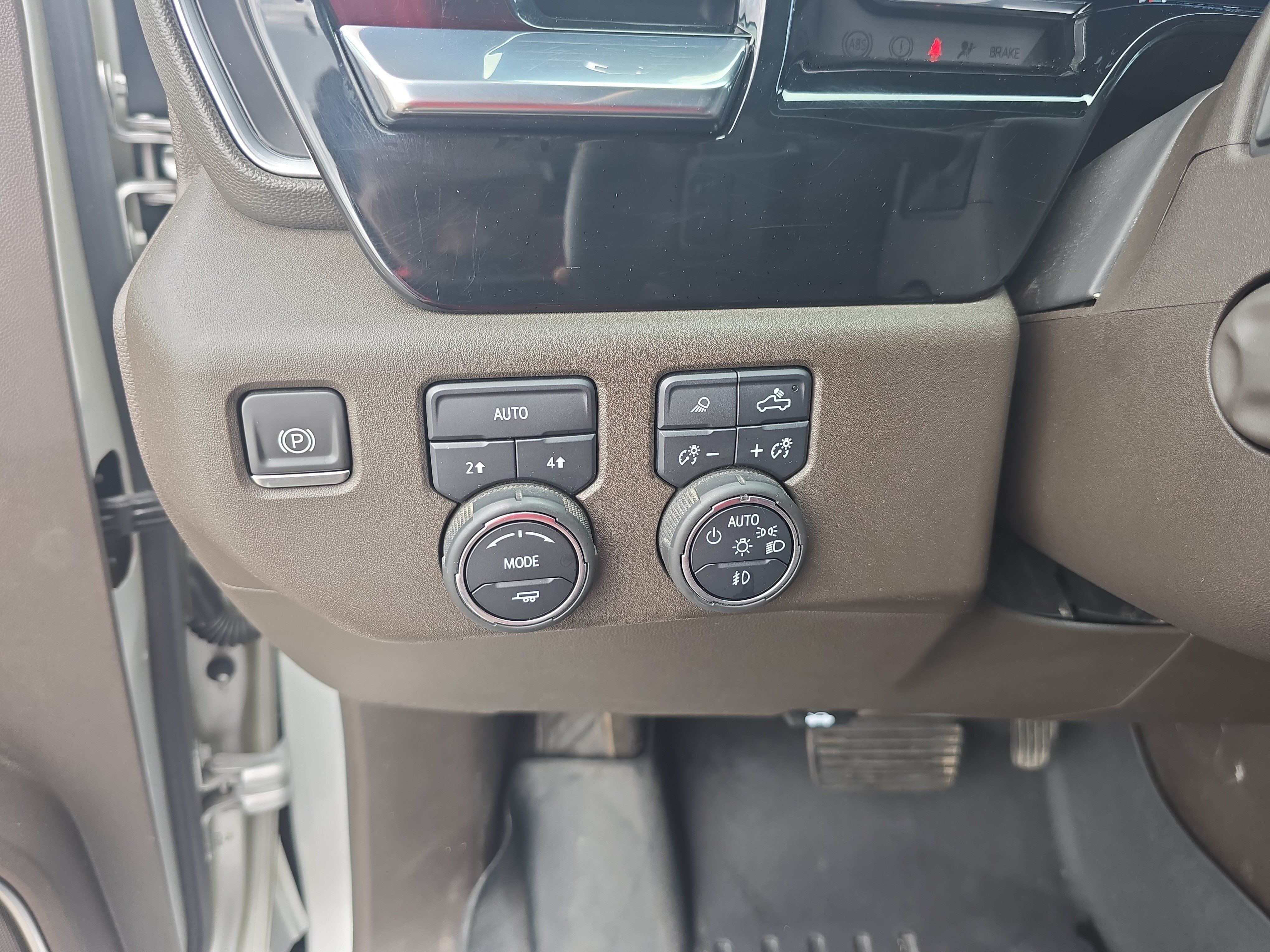 Used 2022 Chevrolet Silverado 1500 LTZ w/ Max Trailering Package AWD/4WD image 27