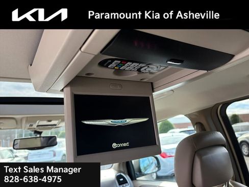 Used 2013 Chrysler Town & Country Limited w/ Luxury Group image 24