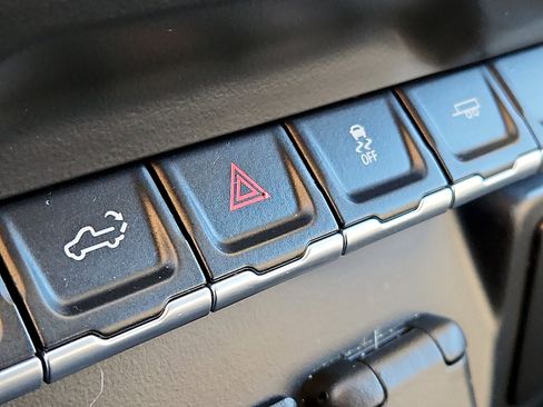 Used 2020 Chevrolet Silverado 1500 Custom w/ Custom Value Package image 22