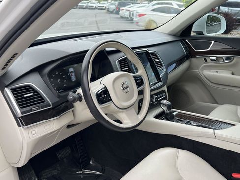 Used 2018 Volvo XC90 T5 Momentum w/ Convenience Package AWD/4WD image 29