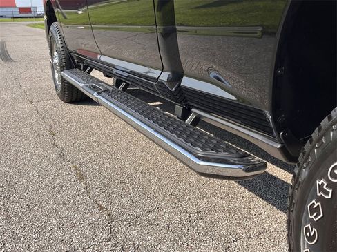 Used 2024 RAM 2500 Tradesman w/ Chrome Appearance Group image 10