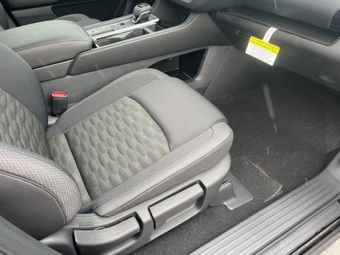 New 2025 Nissan Pathfinder SV image 20