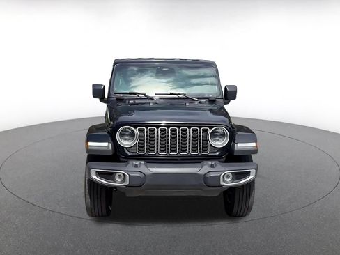 Used 2025 Jeep Wrangler Unlimited Sahara AWD/4WD image 4