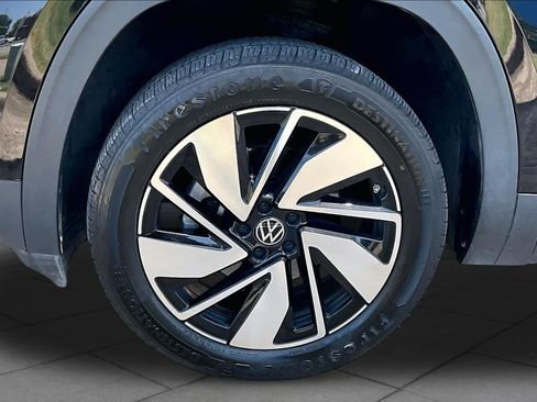Used 2024 Volkswagen Atlas SE FWD image 11