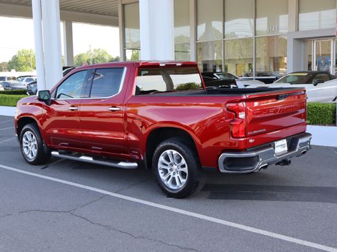 Used 2023 Chevrolet Silverado 1500 LTZ w/ Z71 Off-Road Package AWD/4WD image 8