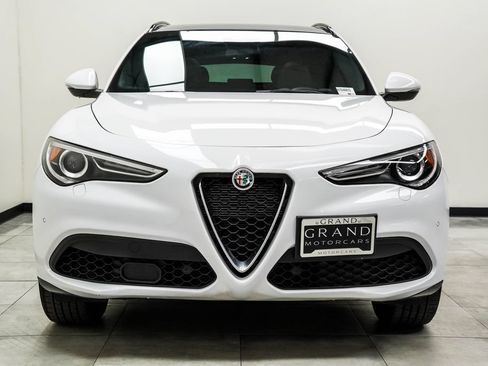 Used 2022 Alfa Romeo Stelvio Ti AWD/4WD image 4