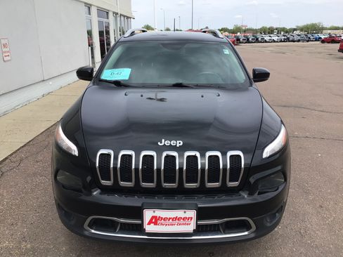 Used 2018 Jeep Cherokee Limited w/ Trailer Tow Group AWD/4WD image 3