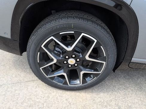 New 2026 Chevrolet Traverse High Country w/ LPO, Floor Liner Package image 3