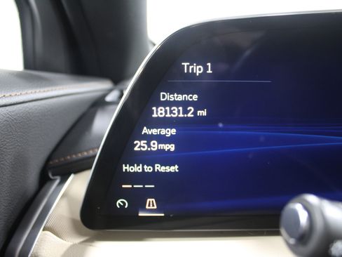 Used 2024 Cadillac XT4 Luxury w/ Cold Weather Package image 12