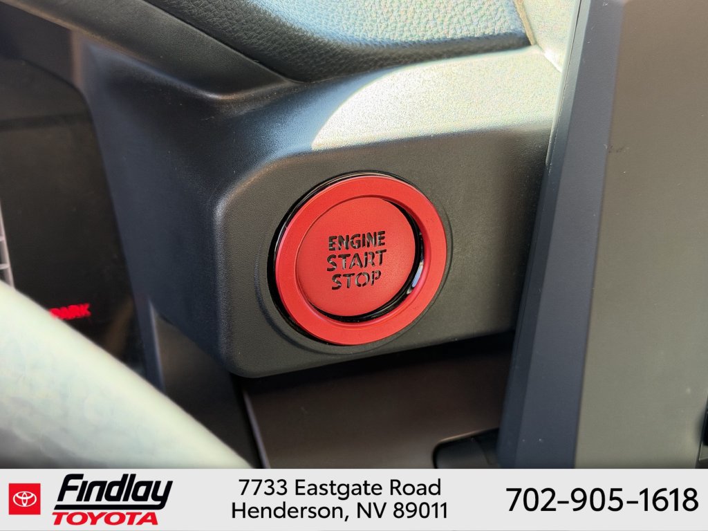 Used 2025 Toyota Tacoma SR5 AWD/4WD image 21
