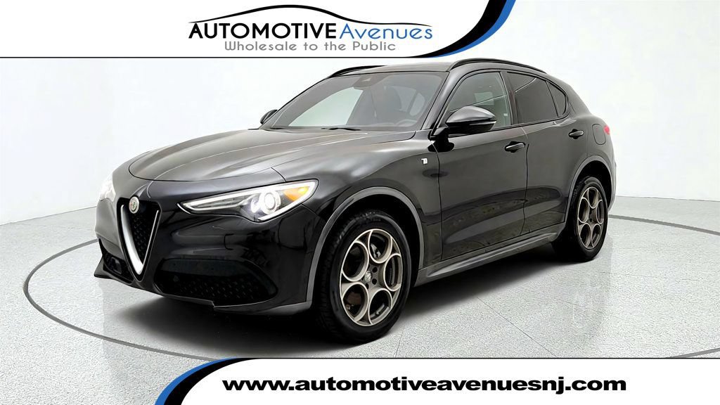 Used 2023 Alfa Romeo Stelvio Ti AWD/4WD image 1