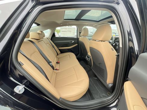 New 2025 Hyundai Sonata Limited image 14