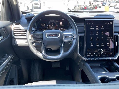 Used 2024 GMC Acadia Elevation AWD/4WD image 5