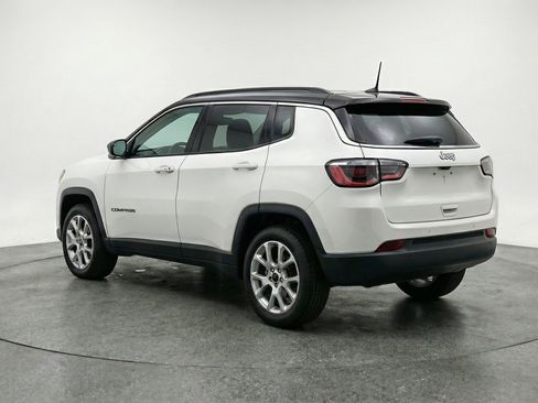 Used 2025 Jeep Compass Limited AWD/4WD image 6