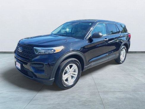 Certified 2023 Ford Explorer 4WD image 3
