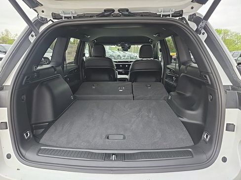 New 2026 Jeep Grand Cherokee Altitude image 90