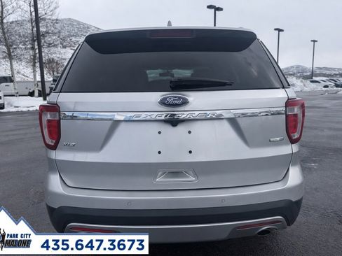 Used 2016 Ford Explorer XLT w/ Equipment Group 202A image 4