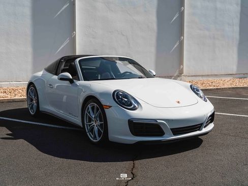 Used 2019 Porsche 911 Targa 4 AWD/4WD image 3