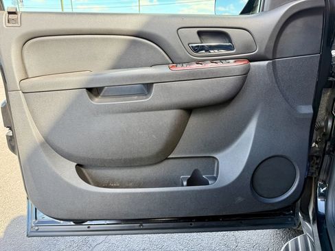 Used 2010 Chevrolet Suburban LS w/ Interior Plus Package image 28