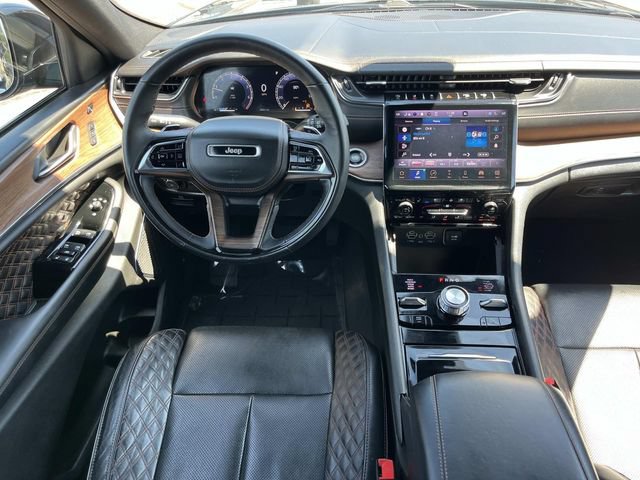 Used 2023 Jeep Grand Cherokee Summit AWD/4WD image 16
