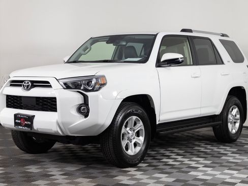 Used 2024 Toyota 4Runner SR5 Premium AWD/4WD image 2