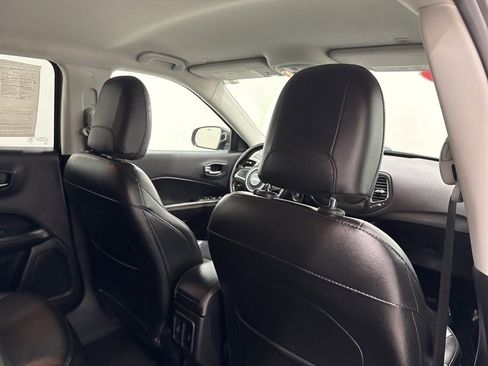 Certified 2019 Jeep Compass Latitude image 12