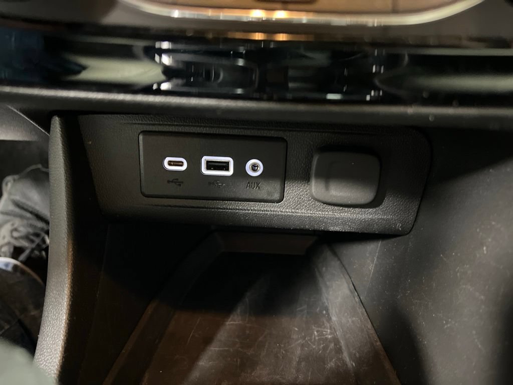Used 2023 Buick Encore GX Preferred w/ Cold Weather Comfort Package FWD image 27