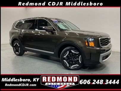 Used 2024 Kia Telluride S w/ S Sunroof Package