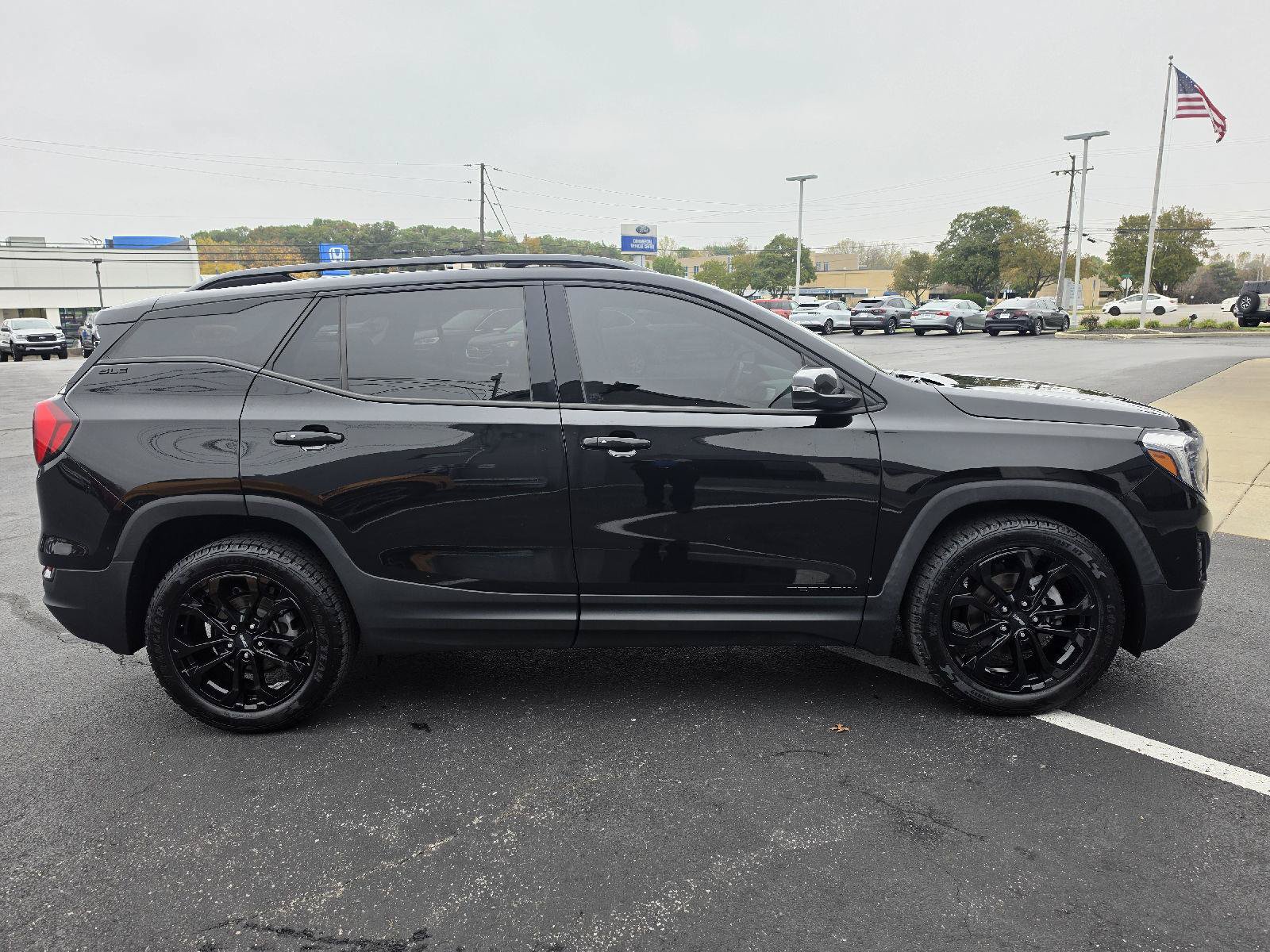 Used 2020 GMC Terrain SLE w/ Driver Convenience Package FWD image 4