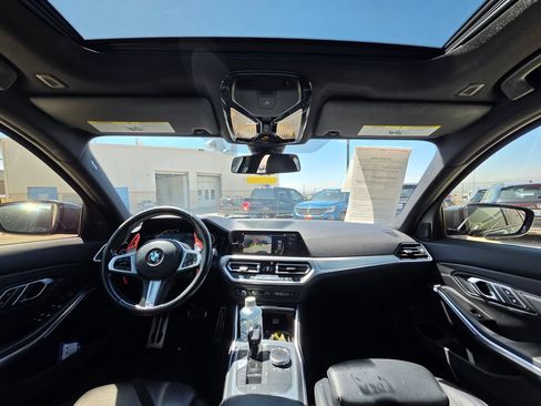 Used 2019 BMW 330i Sedan w/ M Sport Package RWD image 17