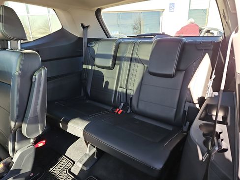 Certified 2023 Volkswagen Atlas SE image 9