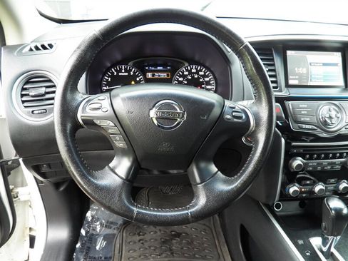 Used 2013 Nissan Pathfinder SV AWD/4WD image 17