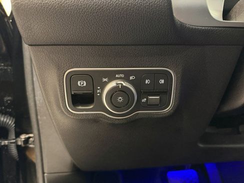 Certified 2025 Mercedes-Benz GLB 250 image 20