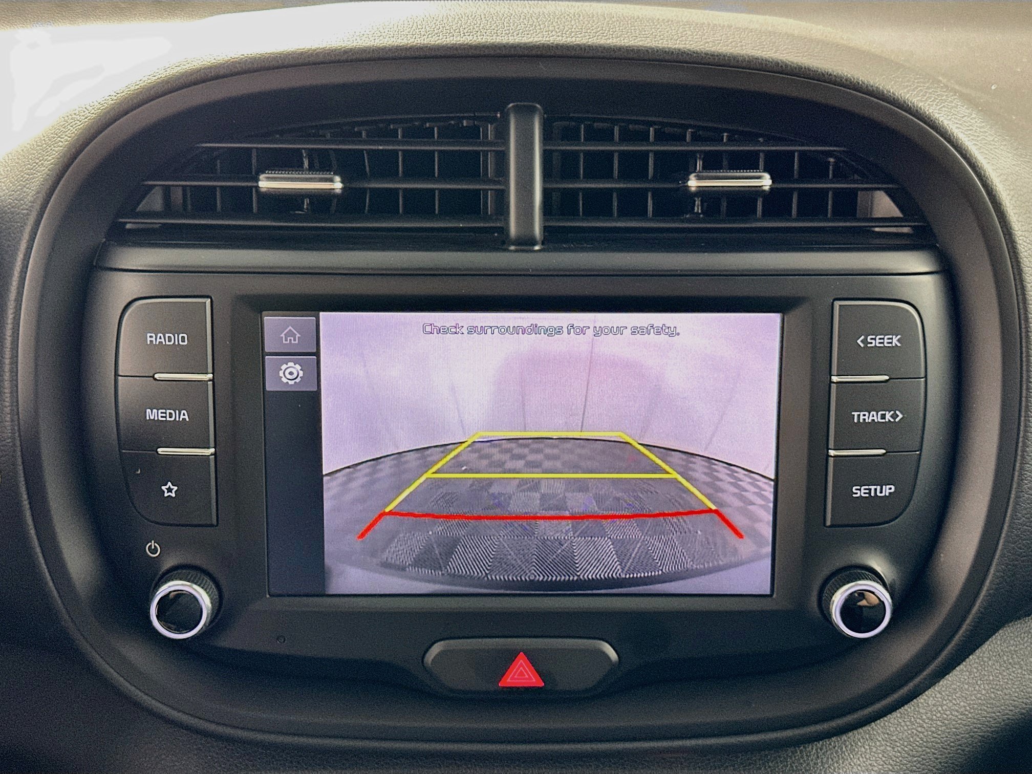 Used 2025 Kia Soul LX w/ LX Technology Package FWD image 22