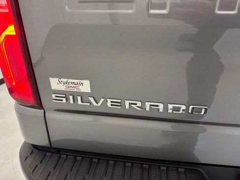 Used 2021 Chevrolet Silverado 1500 High Country w/ Technology Package AWD/4WD image 10