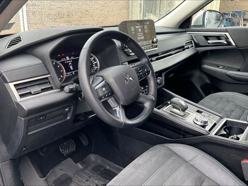 Used 2022 Mitsubishi Outlander SE AWD/4WD image 13
