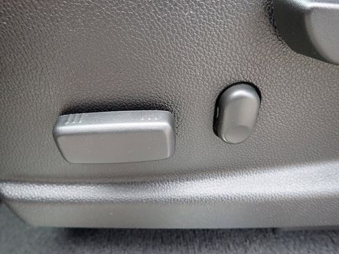 Used 2020 Chevrolet Colorado ZR2 image 18