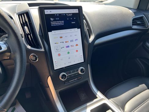 Used 2024 Ford Edge SEL image 23