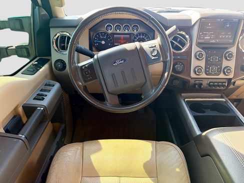 Used 2013 Ford F250 Lariat w/ Chrome Pkg image 29