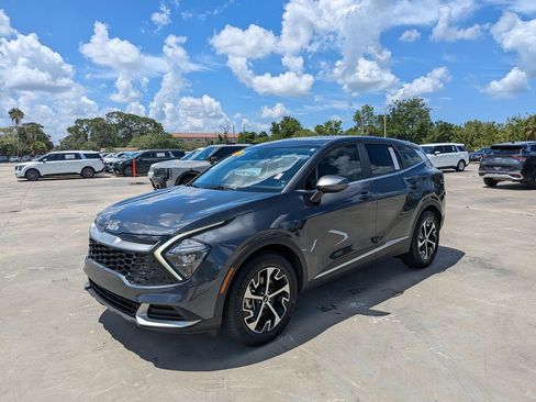 Used 2023 Kia Sportage EX FWD image 4