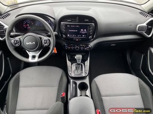 Used 2022 Kia Soul LX w/ Technology Package FWD image 9