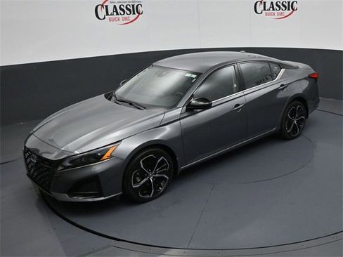 Used 2025 Nissan Altima 2.5 SR image 18