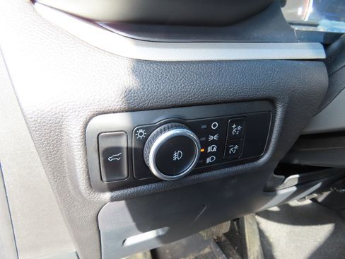 Used 2024 Ford Explorer XLT w/ Equipment Group 202A image 11