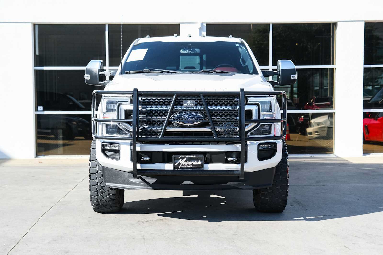 Used 2022 Ford F250 Platinum w/ FX4 Off-Road Package AWD/4WD image 2